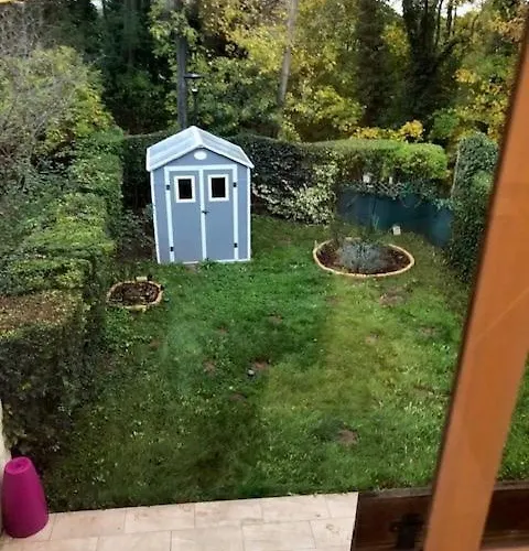 Chambre Au Calme Dans Residence Avec Terrain De Tennis